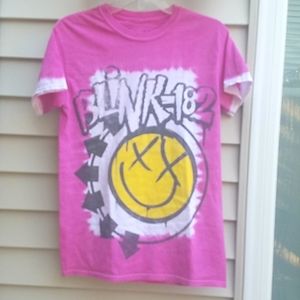 💘BLINK-182 Woman's Crew Neck Tee ,size S 💘